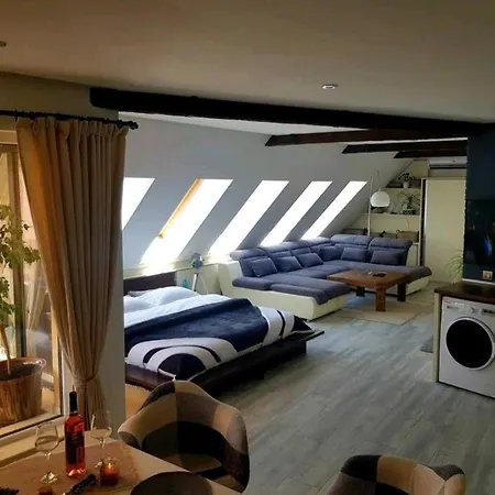 Apartamento синьо лято *