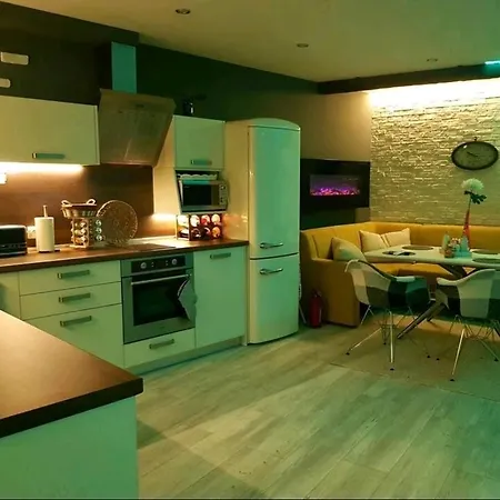 Apartamento синьо лято *