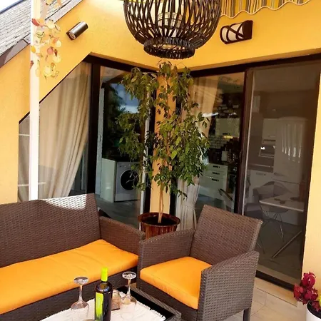 Apartament синьо лято