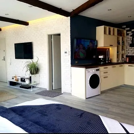 아파트 синьо лято *